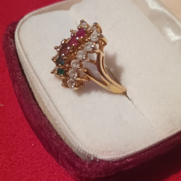 Women's simulated diamonds, emerald and Ruby. Gold tone ring size 8-8 1/2 - Picture 2 of 3